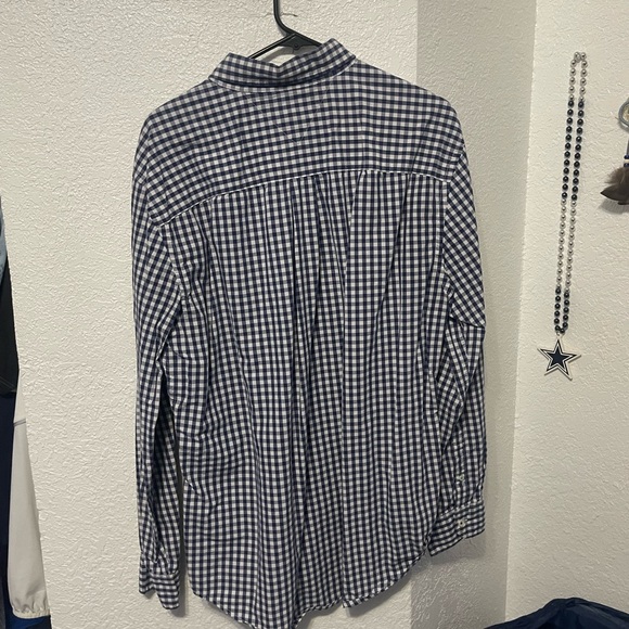 Tommy Hilfiger button up - Picture 3 of 3